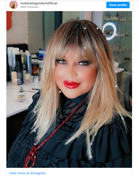 Əməkdar artist bu fotosuna görə tənqid olundu- Görün nə etdi (FOTO)