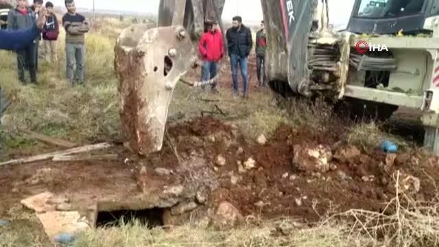 Kəndin altından gələn səs sakinləri qorxuya saldı:Torpağı qazanda gördülər ki... - FOTOLAR