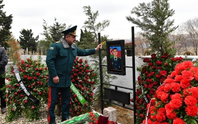DSX rəisi şəhidlərin məzarlarınıziyarət etdi - FOTOLAR