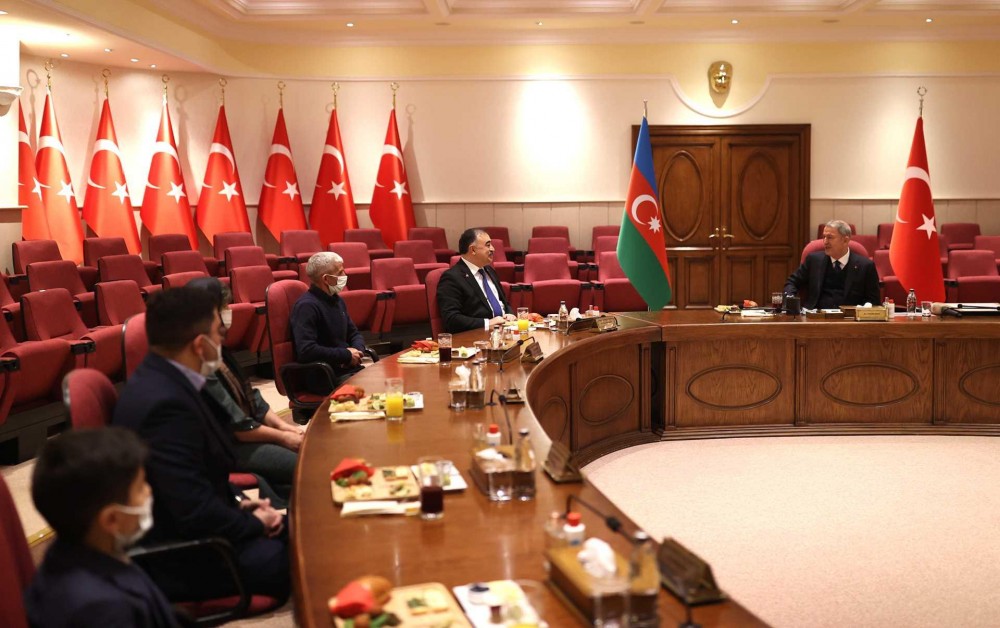 Hulusi Akar şəhid Valeh Məmiyevin ailə üzvləri iləGÖRÜŞDÜ (FOTOLAR)