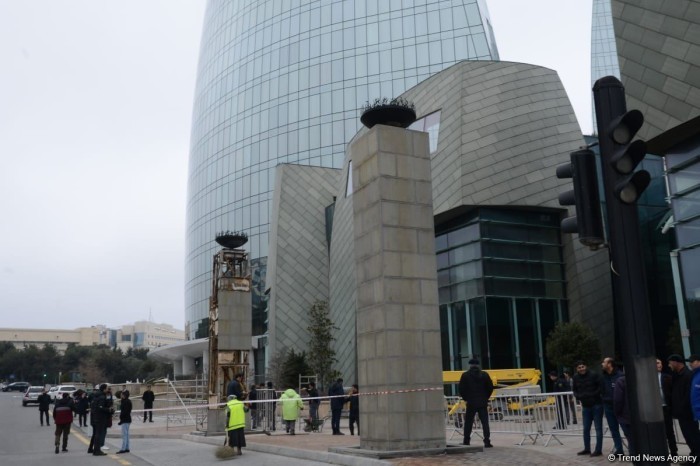 “Azəriqaz” "Alov qüllələri”nin qarşısında baş verən partlayışla bağlıMƏLUMAT YAYDI (FOTOLAR) - YENİLƏNİB