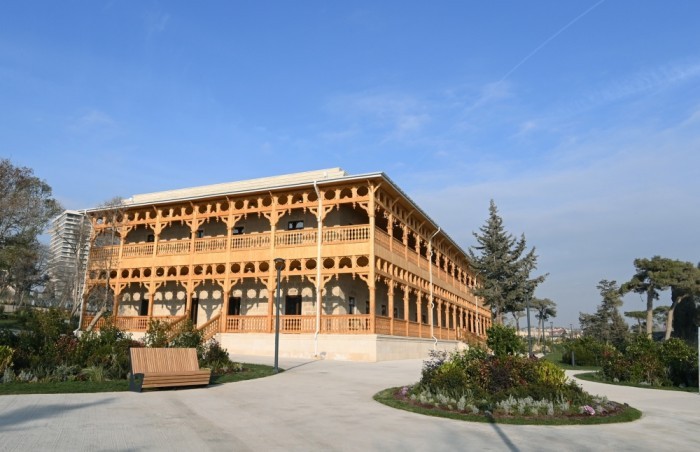 Prezident və Mehriban ƏliyevaNizami Gəncəvi parkının açılışında (FOTOLAR)