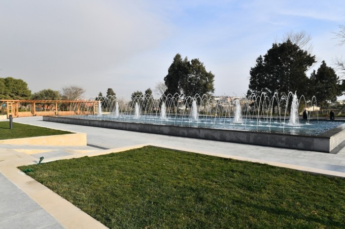 Prezident və Mehriban ƏliyevaNizami Gəncəvi parkının açılışında (FOTOLAR)