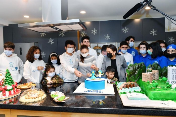 Mehriban Əliyeva qızları ilə açılışda- FOTOLAR