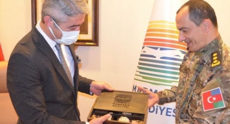 Özünü FHN-in polkovniki kimi təqdim edib,Türkiyədə mükafat aldı (FOTO)