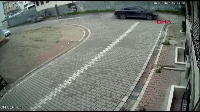 Azərbaycanlı kişi İstanbulda uşaqların gözü qarşısındagüllələndi (FOTO)