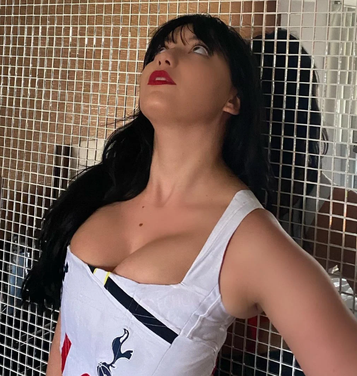 Bu məşhurun otel otağında çılpaqgörüntüləri yayıldı (FOTOLAR)