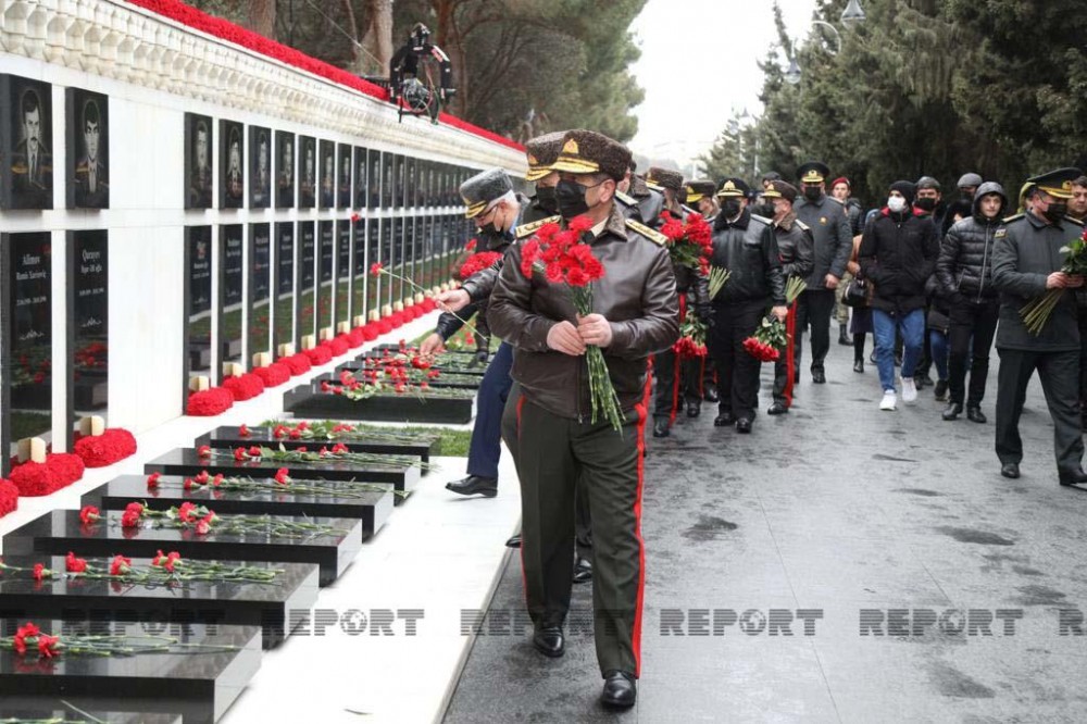 MN rəhbərliyi Şəhidlər xiyabanını ziyarət etdi- FOTOLAR
