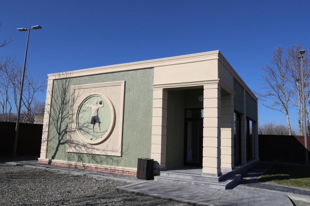 İlham Əliyev və birinci xanım Prezidentin xüsusi nümayəndəliyinin qərargahında- FOTOLAR