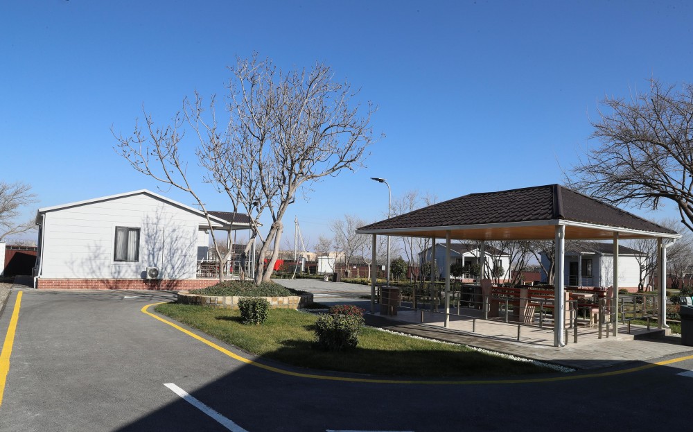 İlham Əliyev və birinci xanım Prezidentin xüsusi nümayəndəliyinin qərargahında- FOTOLAR