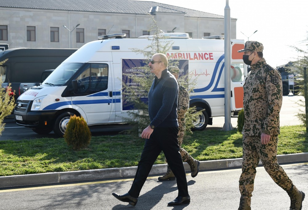 Vilayət Eyvazov Prezidentə raport verdi- FOTOLAR