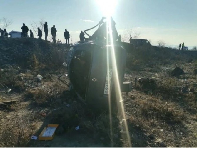 Azərbaycanda toydan qayıdan ailə dəhşət yaşadı- 3 ÖLÜ, 2 YARALI (FOTO)