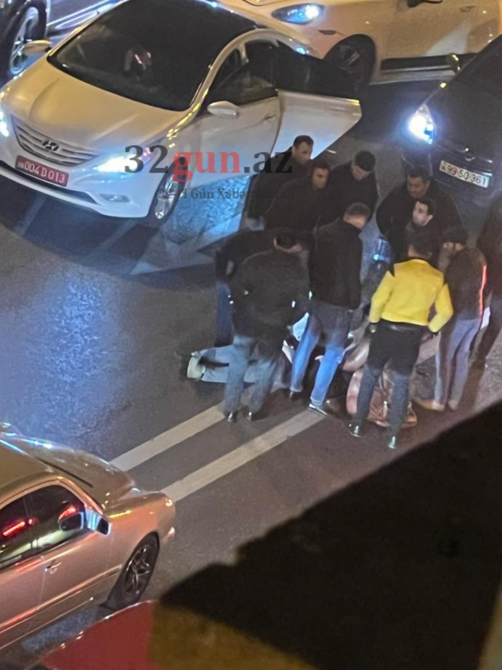 Bakıda səfirliyin sərxoş əməkdaşı maşınla adam vurdu -Təcili yardım gecikdi  (FOTO+VİDEO)