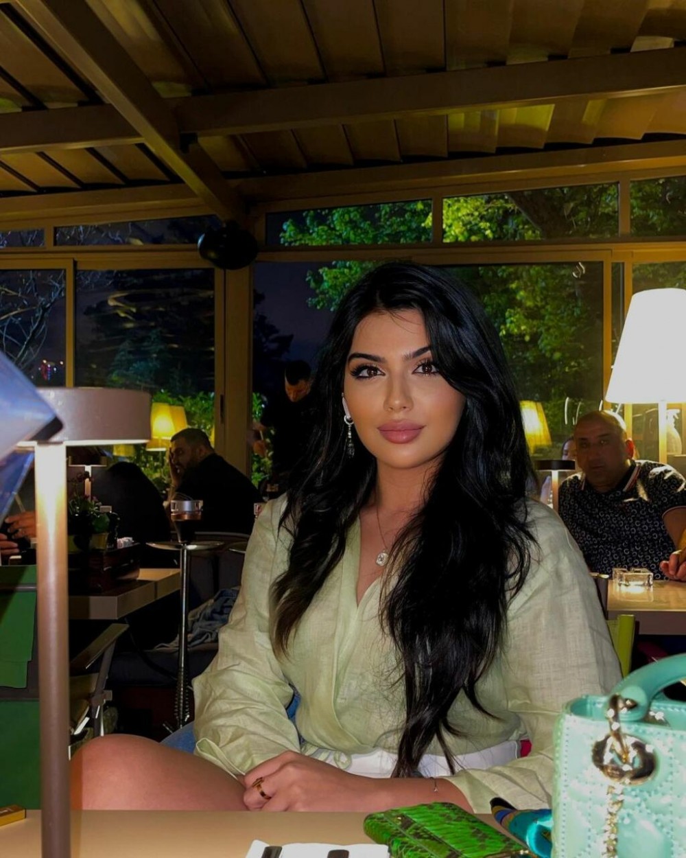 Azərbaycanlı məşhurun qızı gözəlliyi ilə məst edir- FOTO