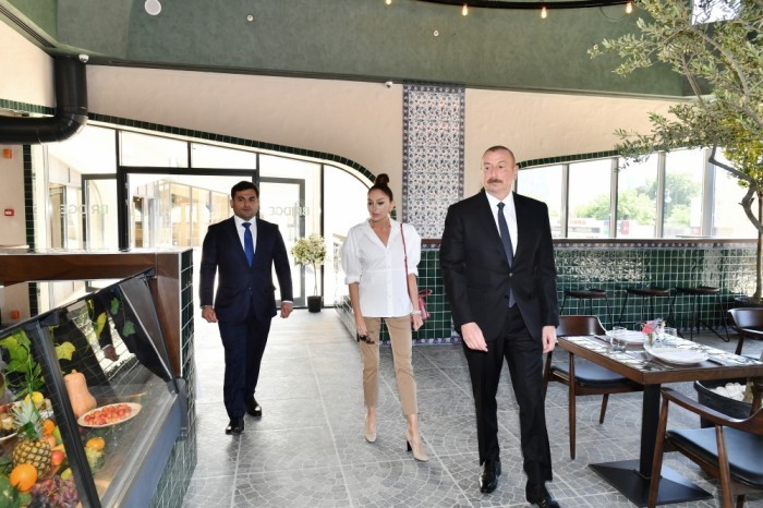 İlham Əliyev və Mehriban Əliyeva “Şərq Bazarı” kompleksinin açılışında- FOTOLAR