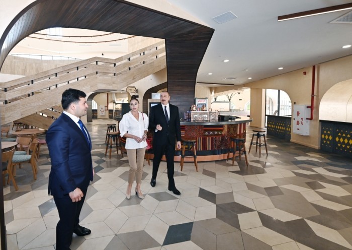 İlham Əliyev və Mehriban Əliyeva “Şərq Bazarı” kompleksinin açılışında- FOTOLAR