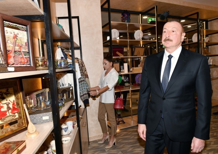 İlham Əliyev və Mehriban Əliyeva “Şərq Bazarı” kompleksinin açılışında- FOTOLAR