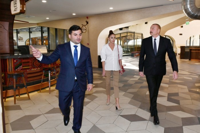 İlham Əliyev və Mehriban Əliyeva “Şərq Bazarı” kompleksinin açılışında- FOTOLAR