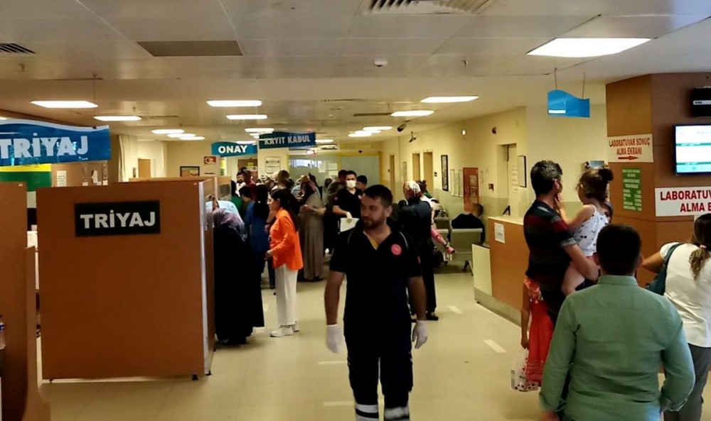 Sünnət toyunda 100 nəfər zəhərləndi- FOTO