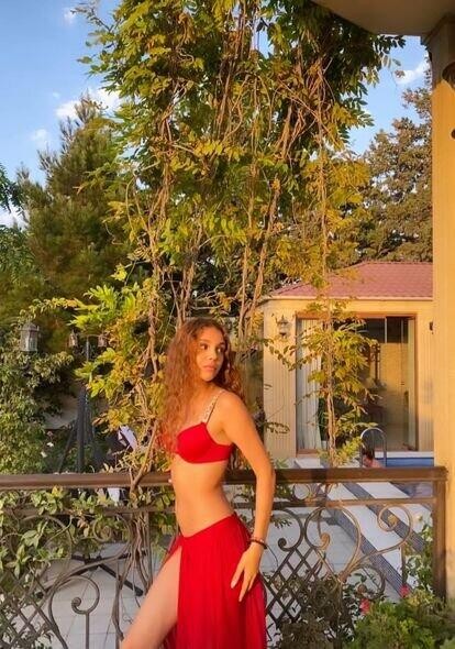 Nigar Camalın qızındanaçıq-saçıq FOTOlar