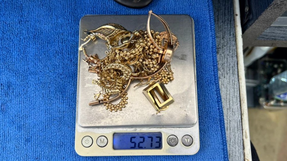 Polis təcili əməliyyat keçirdi: Əhalini bezdirən oğru qrupu saxlanıldı- Dəstədəki qadınlar görün kimdir  (FOTOLAR)