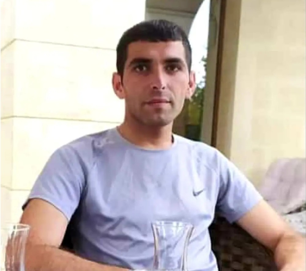 Əsgər yoldaşı tərəfindən qətlə yetirilən Elmarın ürəkdağlayanFOTOSU