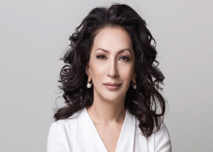 Dövlət başçısı bu xanıma"Xalq artisti" adı verdi (FOTO)