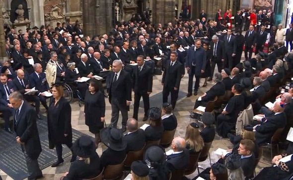 Sahibə Qafarova Britaniya Kraliçasınınvida mərasimində (FOTO)