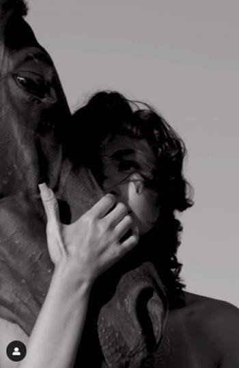 "Kişilik cinsiyyət orqanı ilə ölçülsəydi, qadınlar atla... " -Azərbaycanlı model Semra