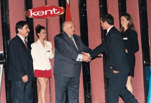 Heydər Əliyevi yola salan Süleyman Dəmirəlin qəribə fotosunu çəkdi- Fotoqrafa görün nə ediblərmiş (FOTO)