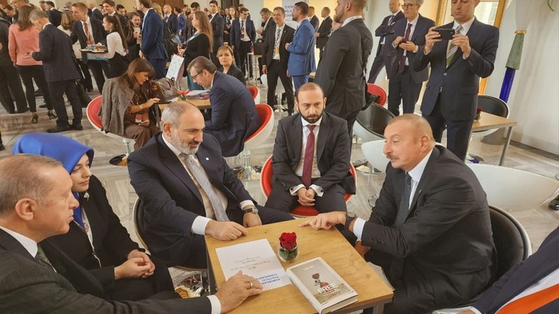 Əliyev, Ərdoğan və Paşinyan Praqada birgəmüzakirə apardı (FOTO/VİDEO)