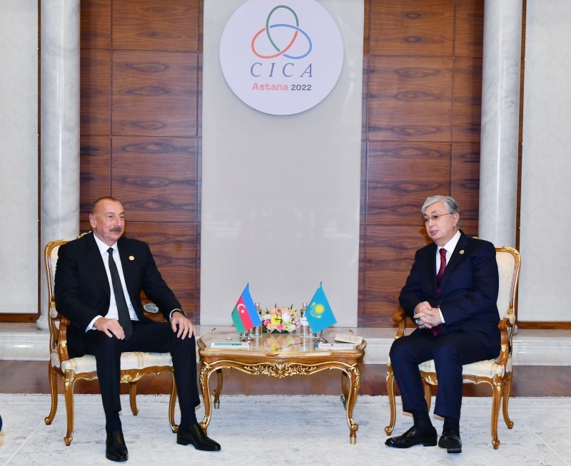 İlham Əliyev Tokayevilə görüşdü - FOTOLAR