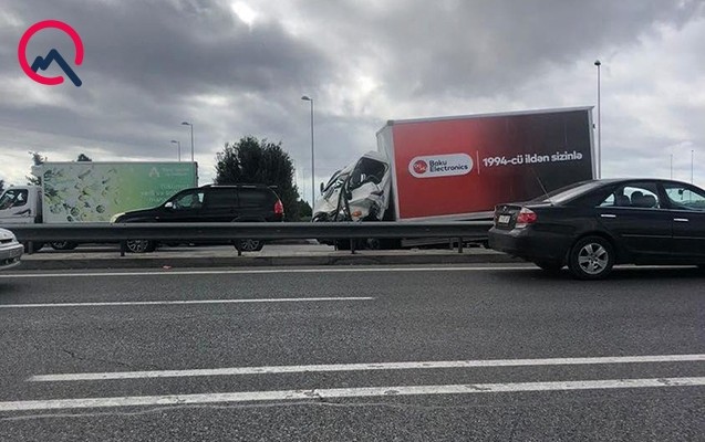 Aeroport yolunda ağır qəza,ÖLƏN VAR - FOTO