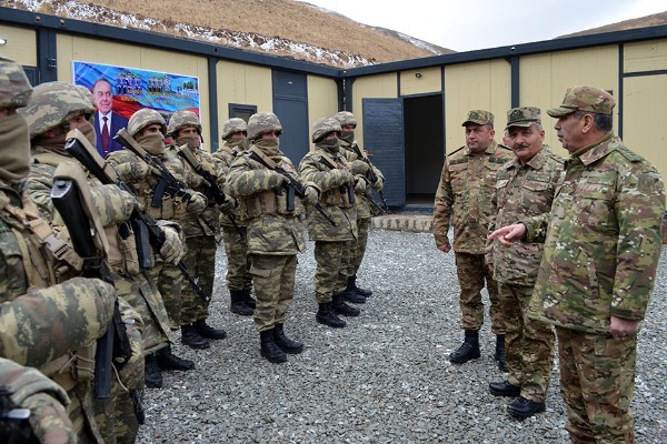 Müdafiə naziri Ermənistanla sərhədə getdi- TAPŞIRIQLAR VERDİ (FOTO)
