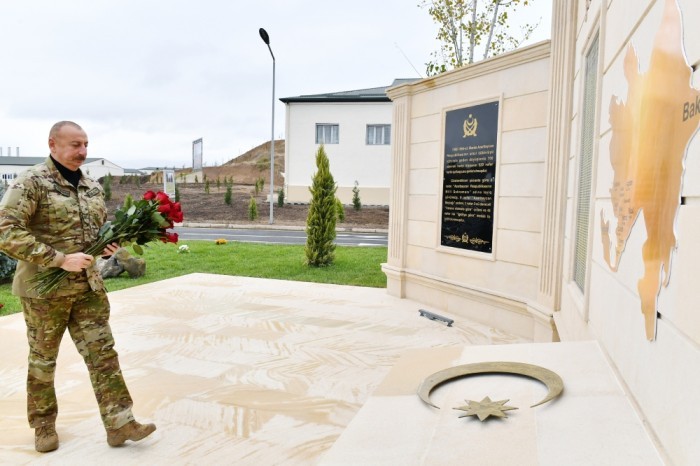 Prezident Füzulidə yeni hərbi hissədə yaradılan şəraitlə tanış olub- FOTOLAR (YENİLƏNİB)