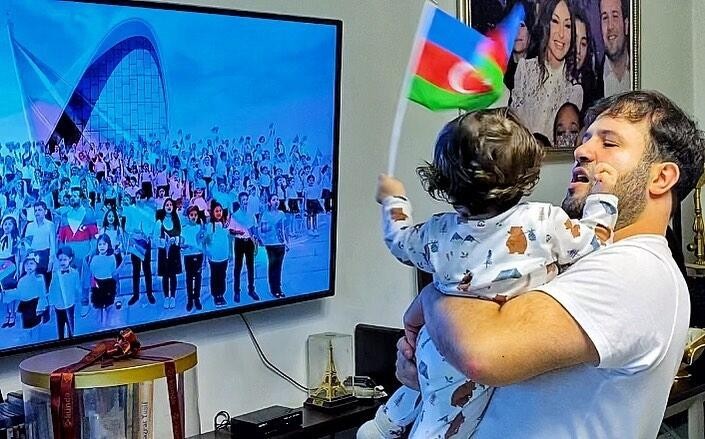 Müğənni Elnurdan oğluyla bağlı paylaşım- FOTO