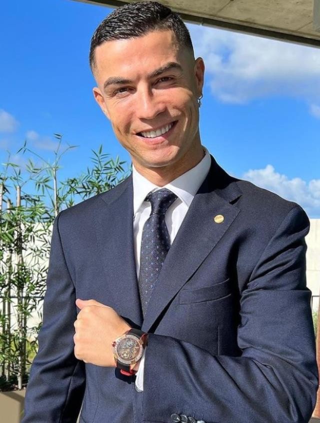 Ronaldonun fotosundakı sirr- Taxdığı saatda görün nə gizlənirmiş (FOTO)