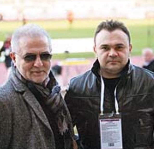 8 ildir komada qalan məşhur teleaparıcıdanxəbər var (FOTO)