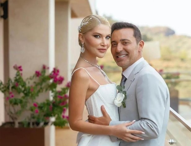 Məşhur müğənniyə həyat yoldaşı 85 min dollarlıq saat hədiyyə etdi- FOTO