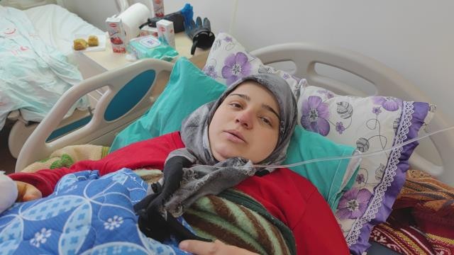 9 aylıq hamilə qadın dağıntılar altından çıxarıldı- Körpəsi ÖLDÜ