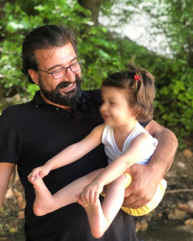 Türkiyəli müğənni və ailəsiÖLDÜ (FOTOLAR)