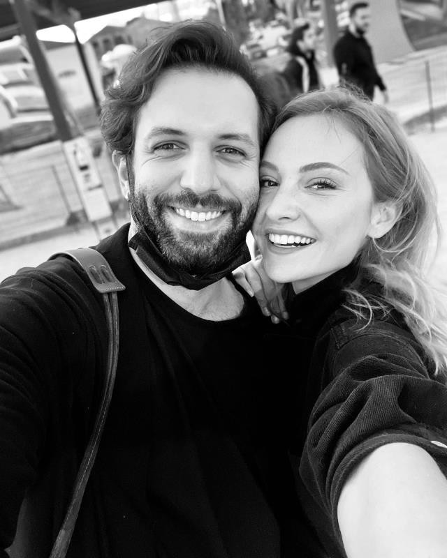 Türkiyəli aktyorun anası dağıntılar altında qalaraqdünyasını dəyişdi (FOTOLAR)