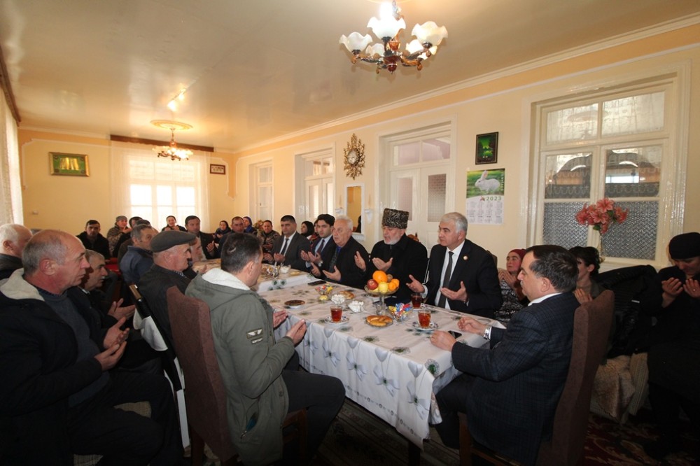 Rəcəb Babaşovun tələbi icra hakimiyyətini və əməkdaşlarınıBİABIR ETDİ (FOTO)