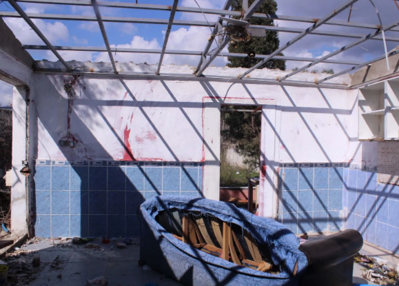 Qəribə HADİSƏ:Evin damını, qapı və pəncələrini oğurladılar