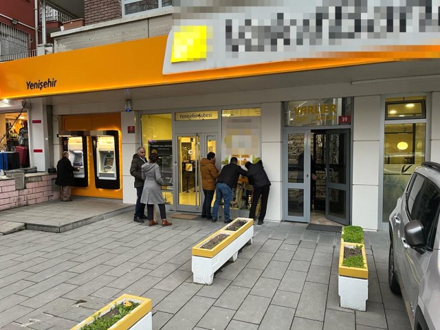 Banklardan birində silahlı İNSİDENT:1 nəfər yaralandı