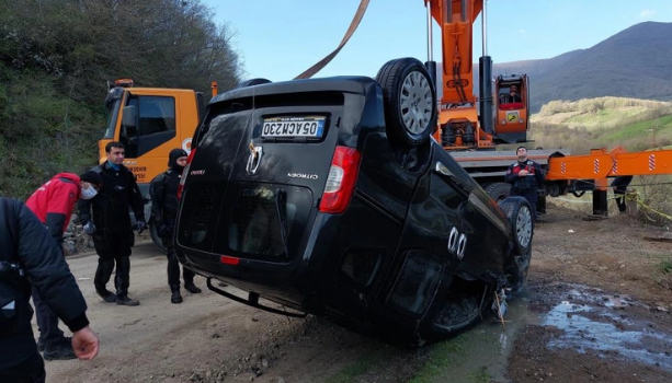 Avtomobil gölə düşdü:Axund və həyat yoldaşı ÖLDÜ