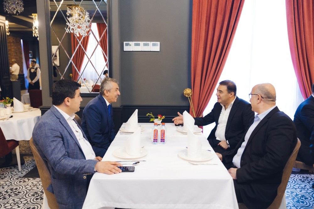 İcra Hakimiyyətinin rəsmi saytında reklam edilən hotelgörün kimin adınadır (FOTOLAR)