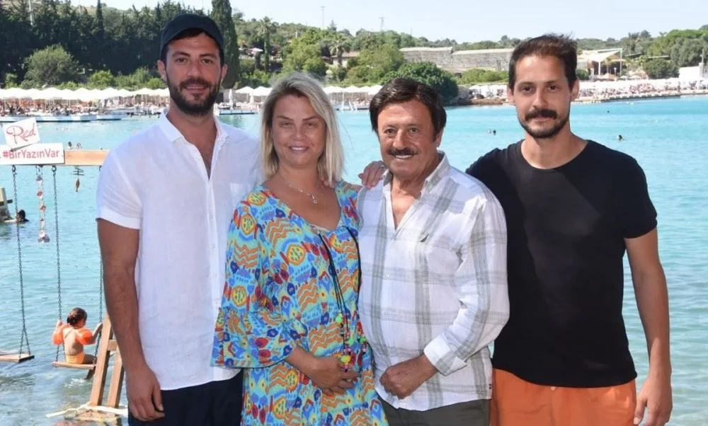 “Küçədə gördüyü qadını ofisinə dəvət edir” deyilən müğənnidənAÇIQLAMA