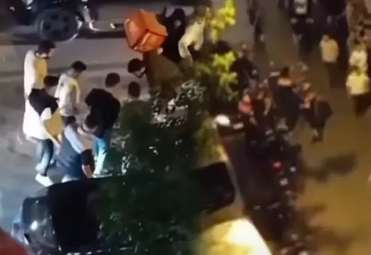 Küçədə 17 yaşlı qızın qışqırığına ətrafdakılar gəldi- FOTO