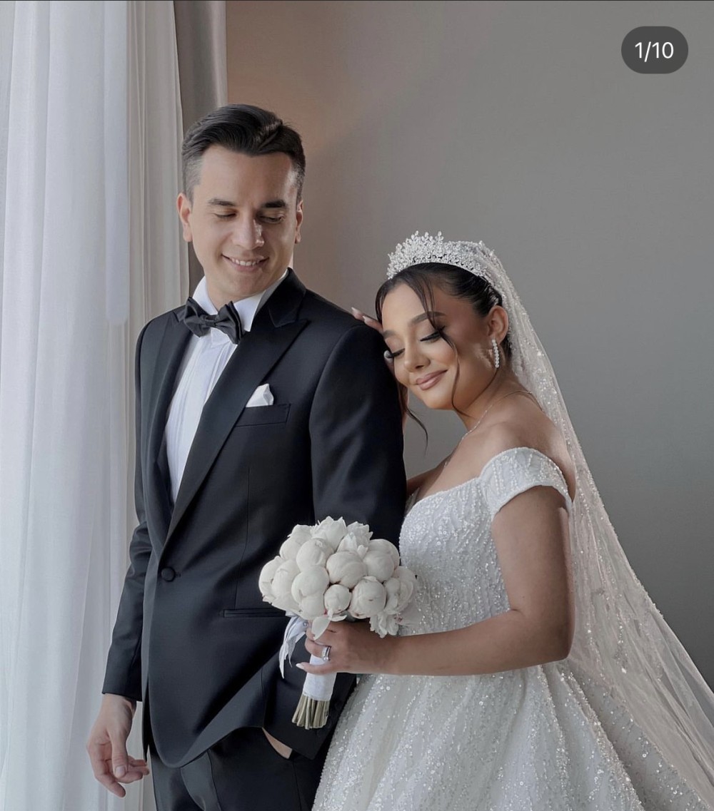 Vüqar Qurbanov qızının toyu üçün yarım milyondan keçdi- Bəyin saatı və gəlinin ayaqqabısının qiyməti isə… (FOTO)